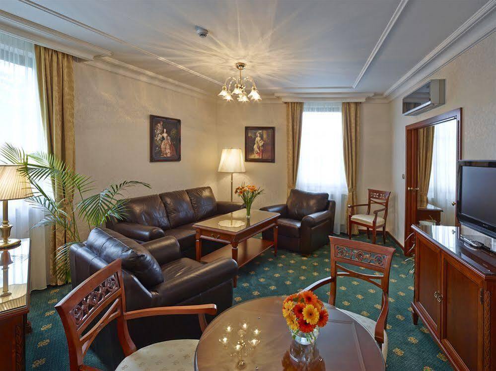 Hotel Stefanik Myjava Buitenkant foto